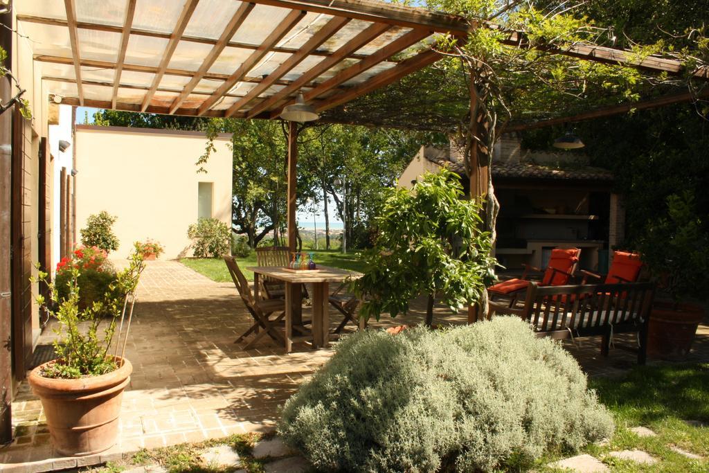 Agriturismo La Barca Nel Bosco Rosciano  Екстер'єр фото