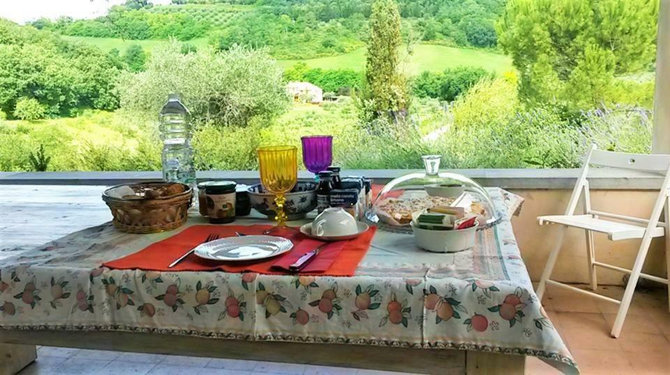 Agriturismo La Barca Nel Bosco Rosciano  Екстер'єр фото